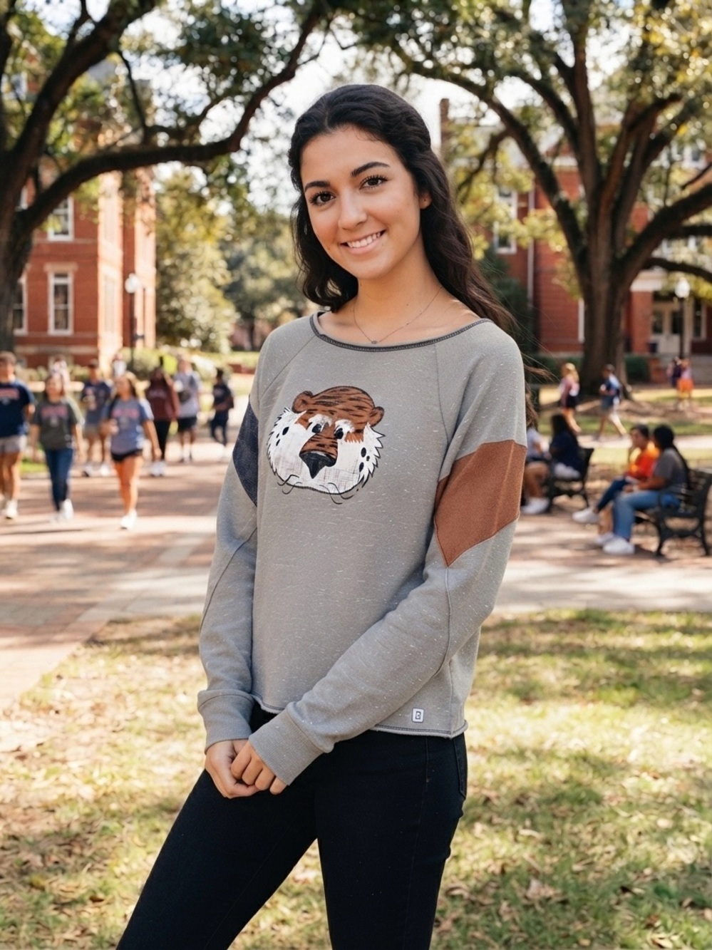 Colosseum Women's Gray Pullover with Tiger